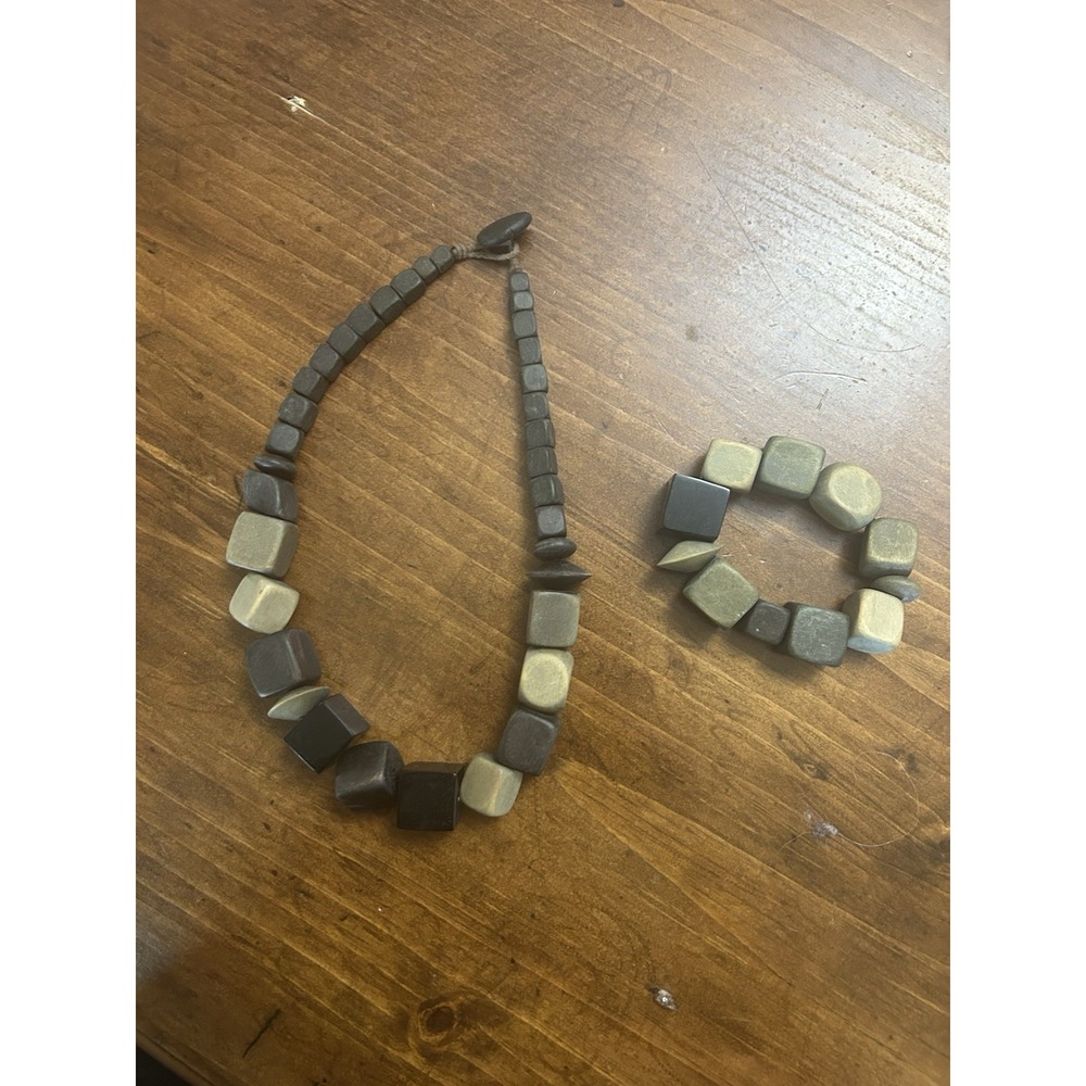 Wooden necklace & bracelet set. Wooden Cubes. Elastic Bracelet